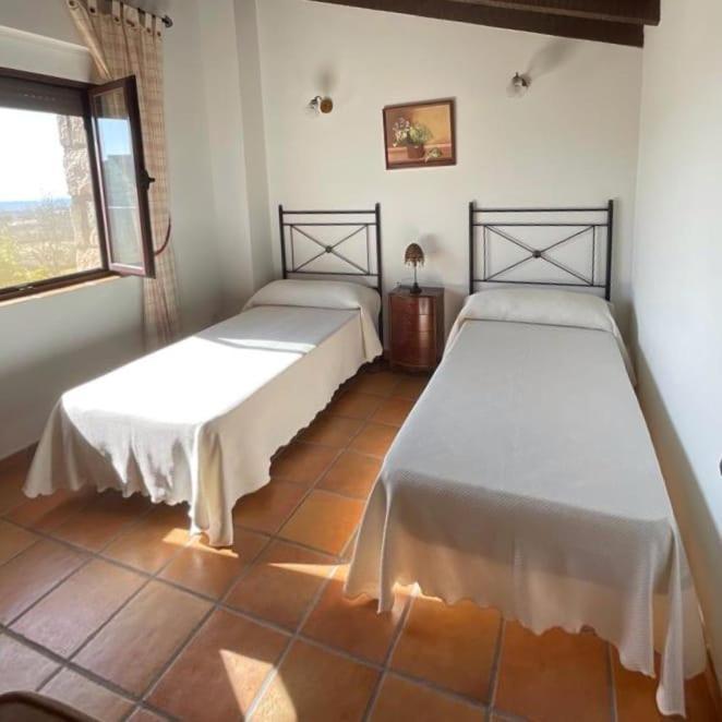 Casa Rural En Candeleda Con Piscina Y Un Maravilloso Jardin Екстериор снимка