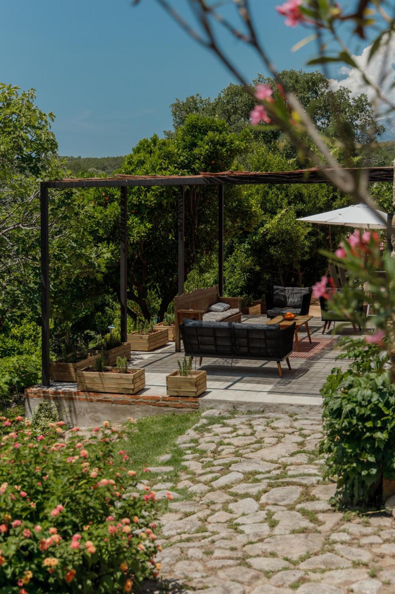 Casa Rural En Candeleda Con Piscina Y Un Maravilloso Jardin Екстериор снимка